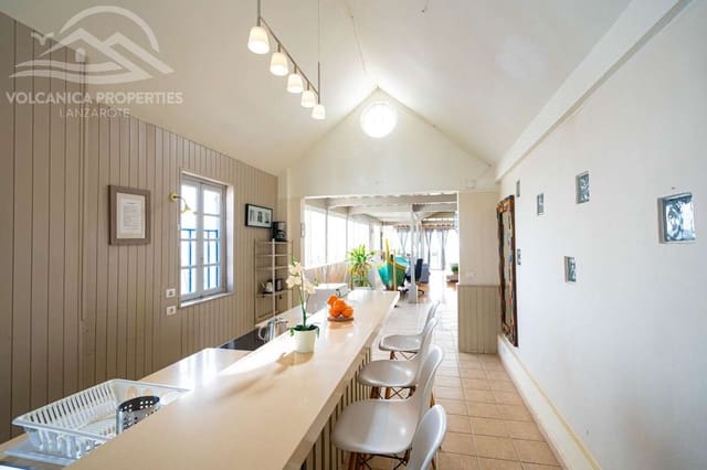 2 slaapkamer Appartement te koop in Costa Teguise, Teguise - € 840.000 (Ref: 8456703)