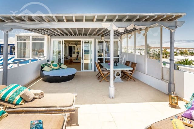 2 bedroom Apartment for sale in Costa Teguise, Teguise - € 840,000 (Ref: 8456703)