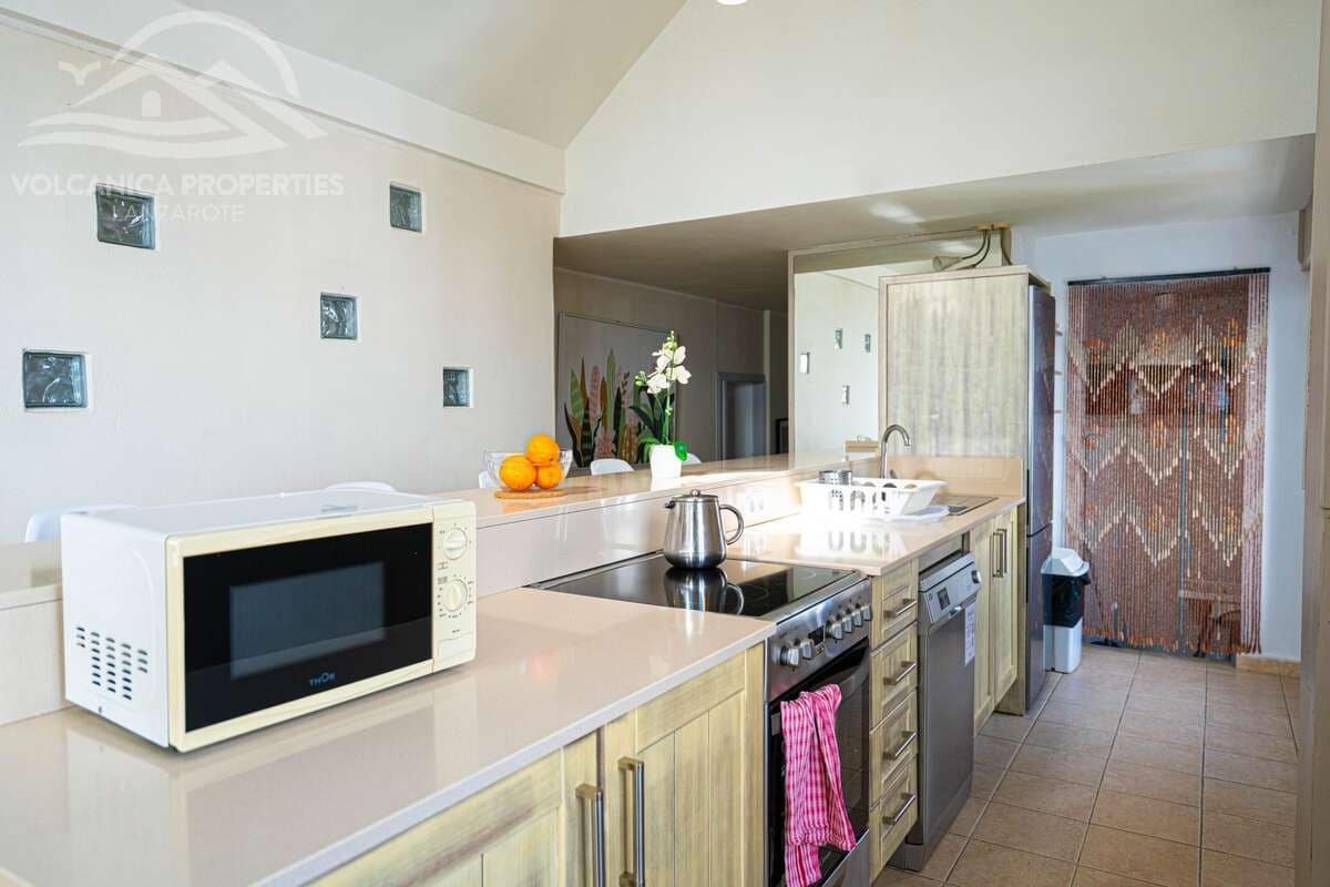 2 bedroom Apartment for sale in Costa Teguise - € 840,000 (Ref: 8456703)