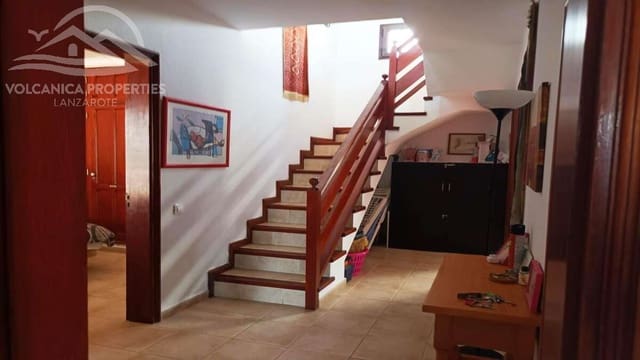 3 sovrum Villa till salu i Costa Teguise, Teguise med pool - 499 000 € (Ref: 8596988)