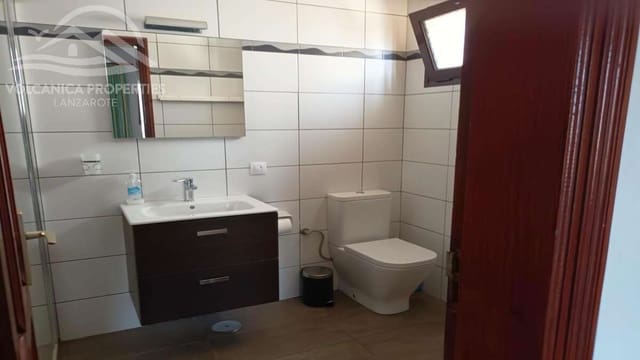 3 bedroom Villa for sale in Costa Teguise, Teguise with pool - € 499,000 (Ref: 8596988)