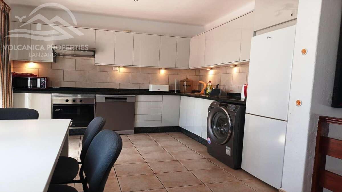 3 soveværelse Villa til salg i Costa Teguise med swimmingpool - € 499.000 (Ref: 8596988)