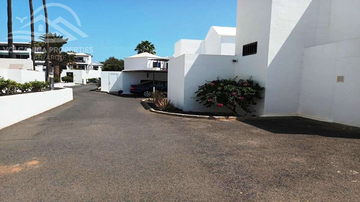 3 soveværelse Villa til salg i Costa Teguise med swimmingpool - € 499.000 (Ref: 8596988)