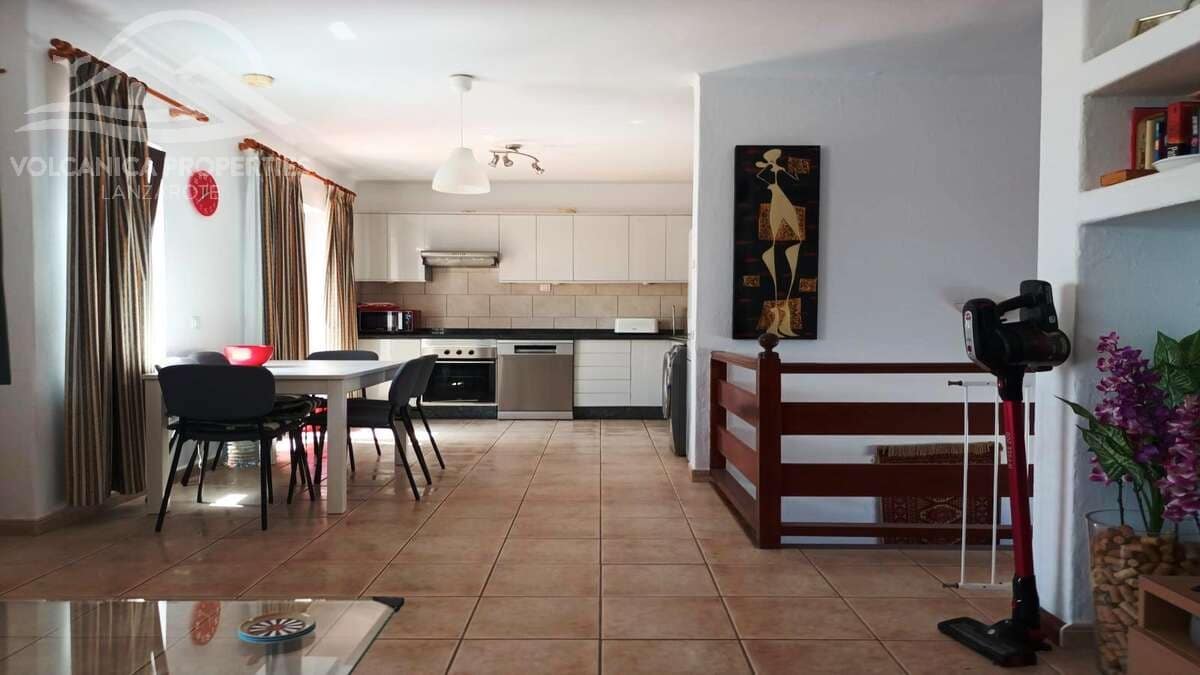 3 soveværelse Villa til salg i Costa Teguise med swimmingpool - € 499.000 (Ref: 8596988)