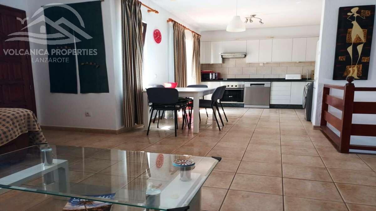 3 soveværelse Villa til salg i Costa Teguise med swimmingpool - € 499.000 (Ref: 8596988)