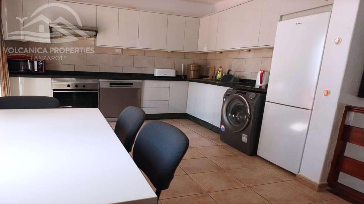 3 soveværelse Villa til salg i Costa Teguise med swimmingpool - € 499.000 (Ref: 8596988)