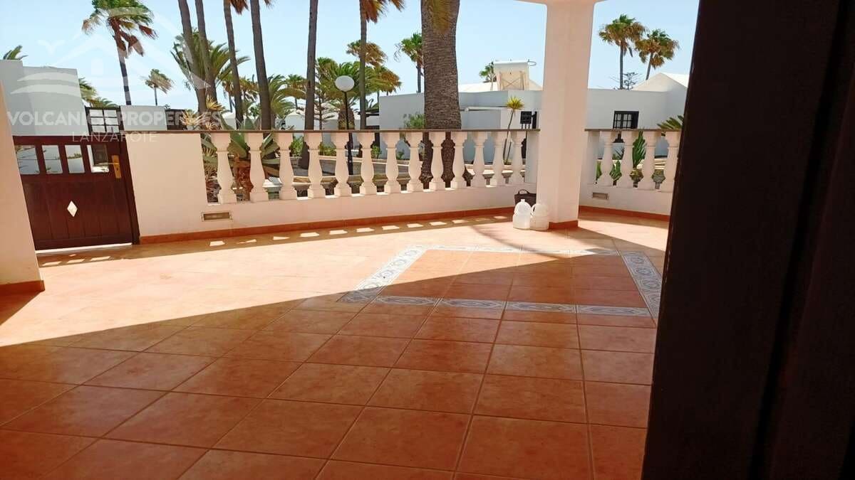 3 soveværelse Villa til salg i Costa Teguise med swimmingpool - € 499.000 (Ref: 8596988)