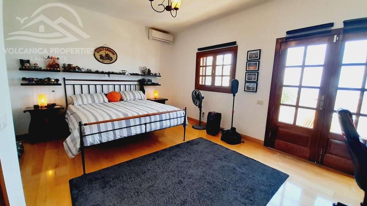 6 soveværelse Villa til salg i Guime med swimmingpool garage - € 790.000 (Ref: 9024391)