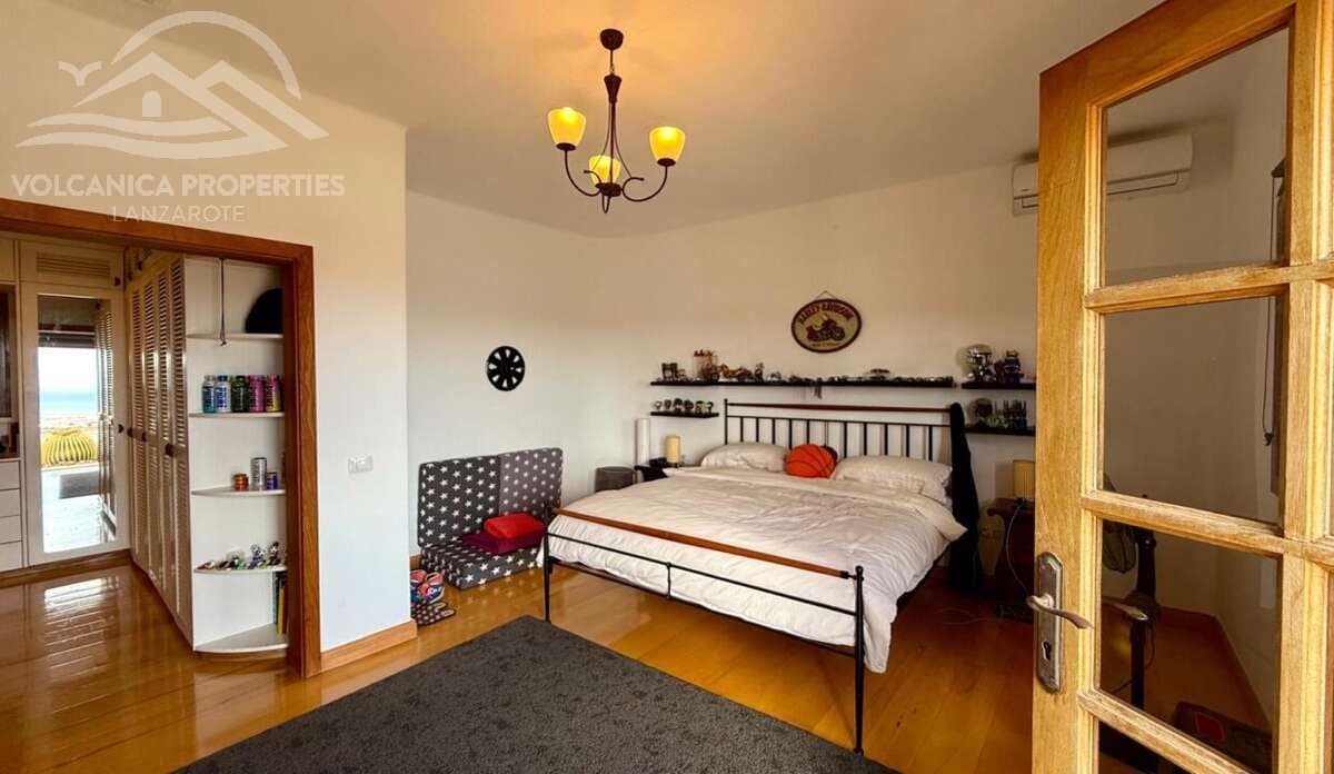 6 soveværelse Villa til salg i Guime med swimmingpool garage - € 790.000 (Ref: 9024391)