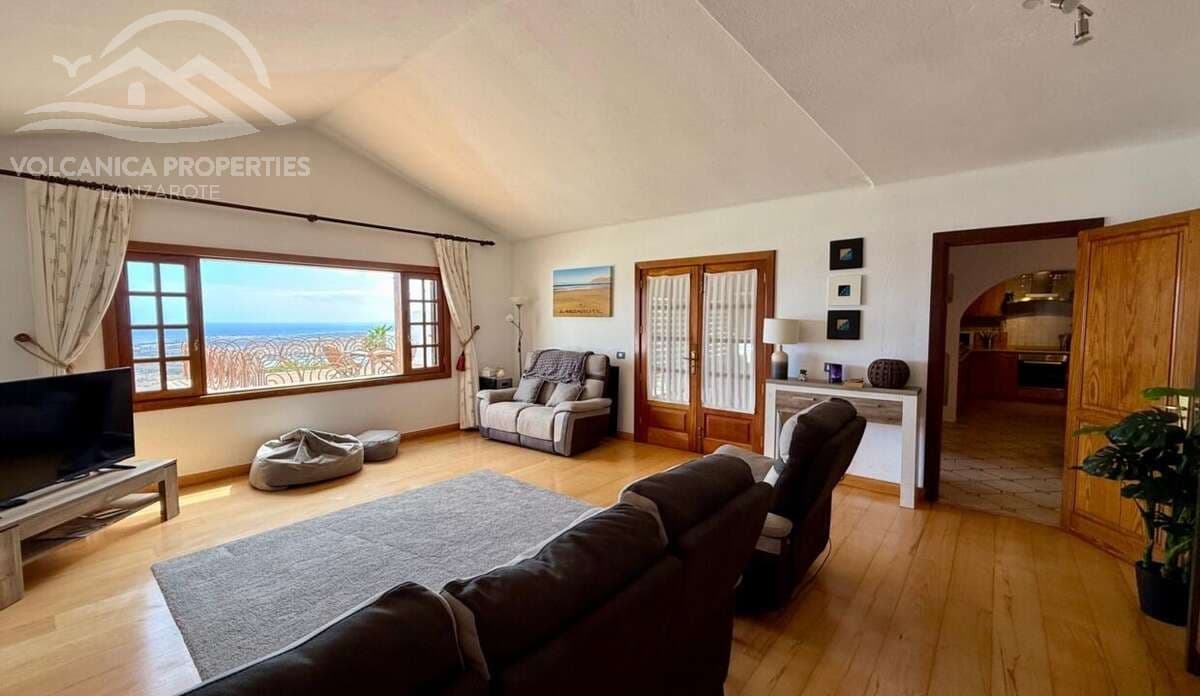 6 soverom Villa til salgs i Guime med svømmebasseng garasje - € 790 000 (Ref: 9024391)
