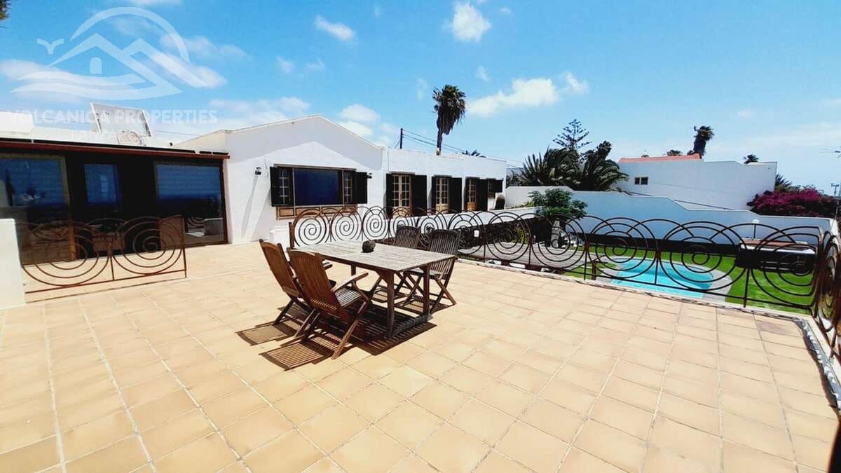 6 soverom Villa til salgs i Guime med svømmebasseng garasje - € 790 000 (Ref: 9024391)