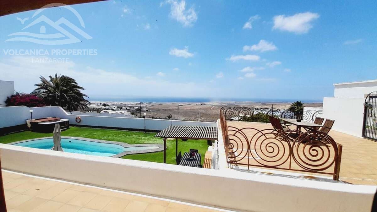 6 soverom Villa til salgs i Guime med svømmebasseng garasje - € 790 000 (Ref: 9024391)