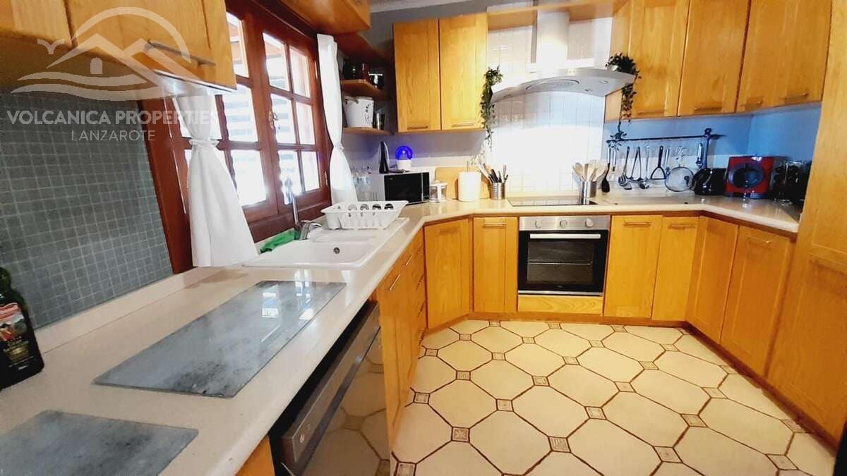 6 soverom Villa til salgs i Guime med svømmebasseng garasje - € 790 000 (Ref: 9024391)