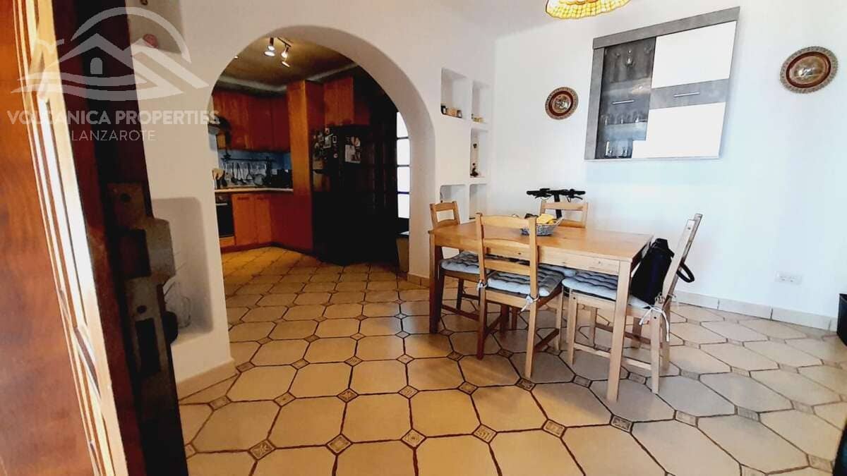 6 soverom Villa til salgs i Guime med svømmebasseng garasje - € 790 000 (Ref: 9024391)