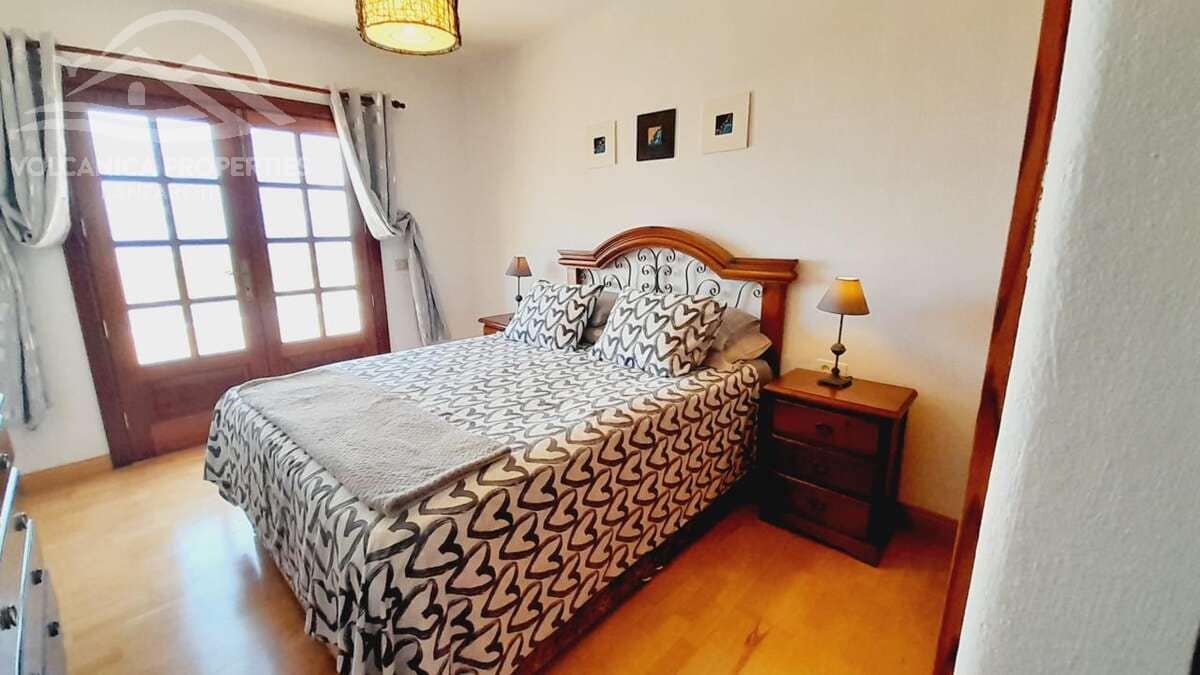 6 soverom Villa til salgs i Guime med svømmebasseng garasje - € 790 000 (Ref: 9024391)