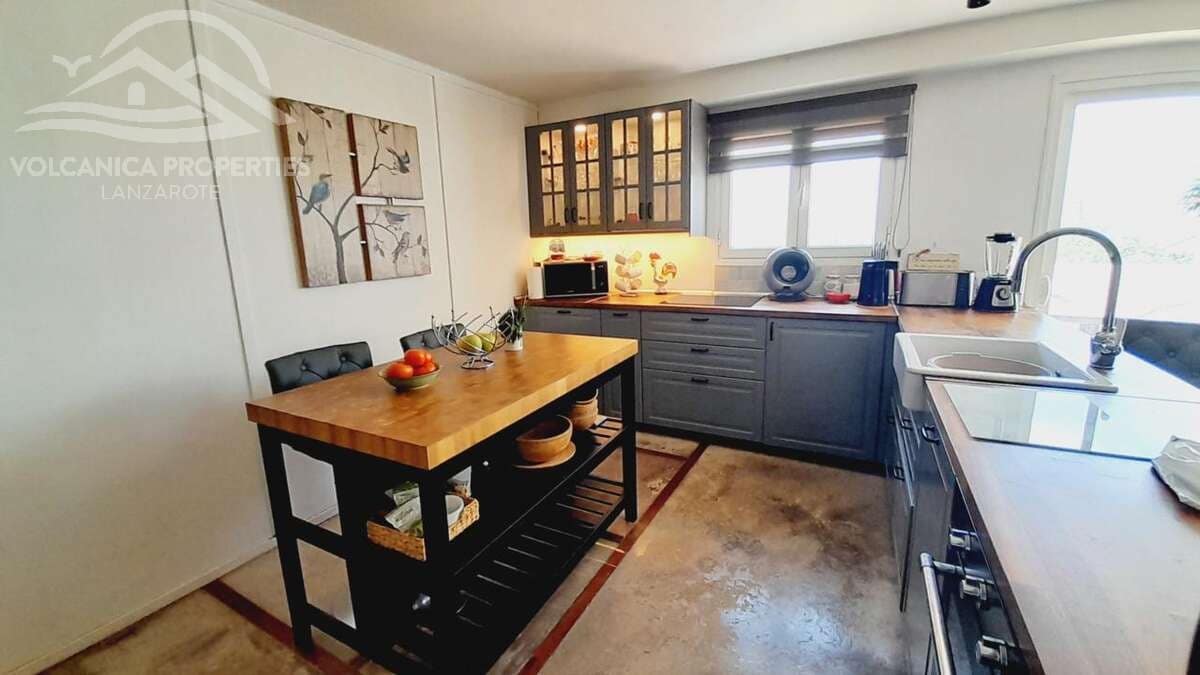 6 soverom Villa til salgs i Guime med svømmebasseng garasje - € 790 000 (Ref: 9024391)