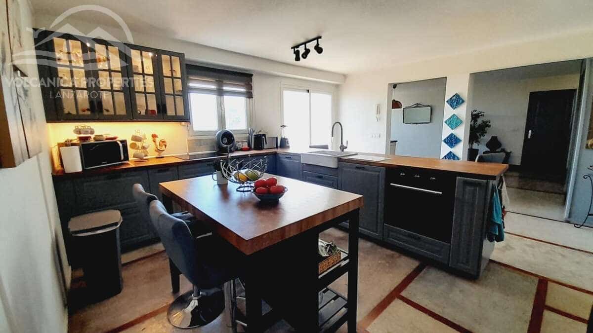 6 soverom Villa til salgs i Guime med svømmebasseng garasje - € 790 000 (Ref: 9024391)