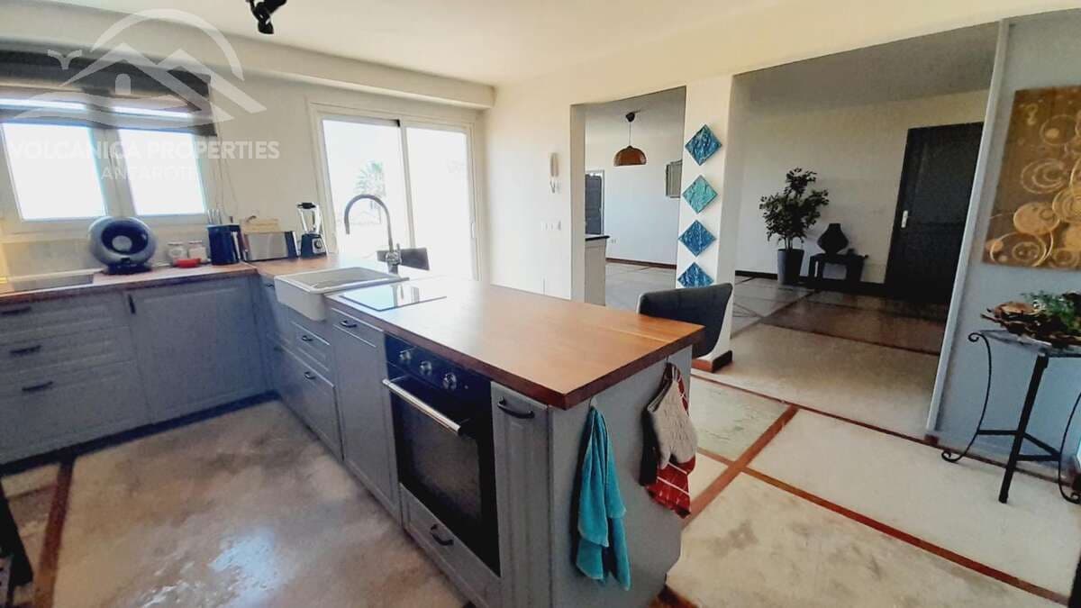 6 soverom Villa til salgs i Guime med svømmebasseng garasje - € 790 000 (Ref: 9024391)
