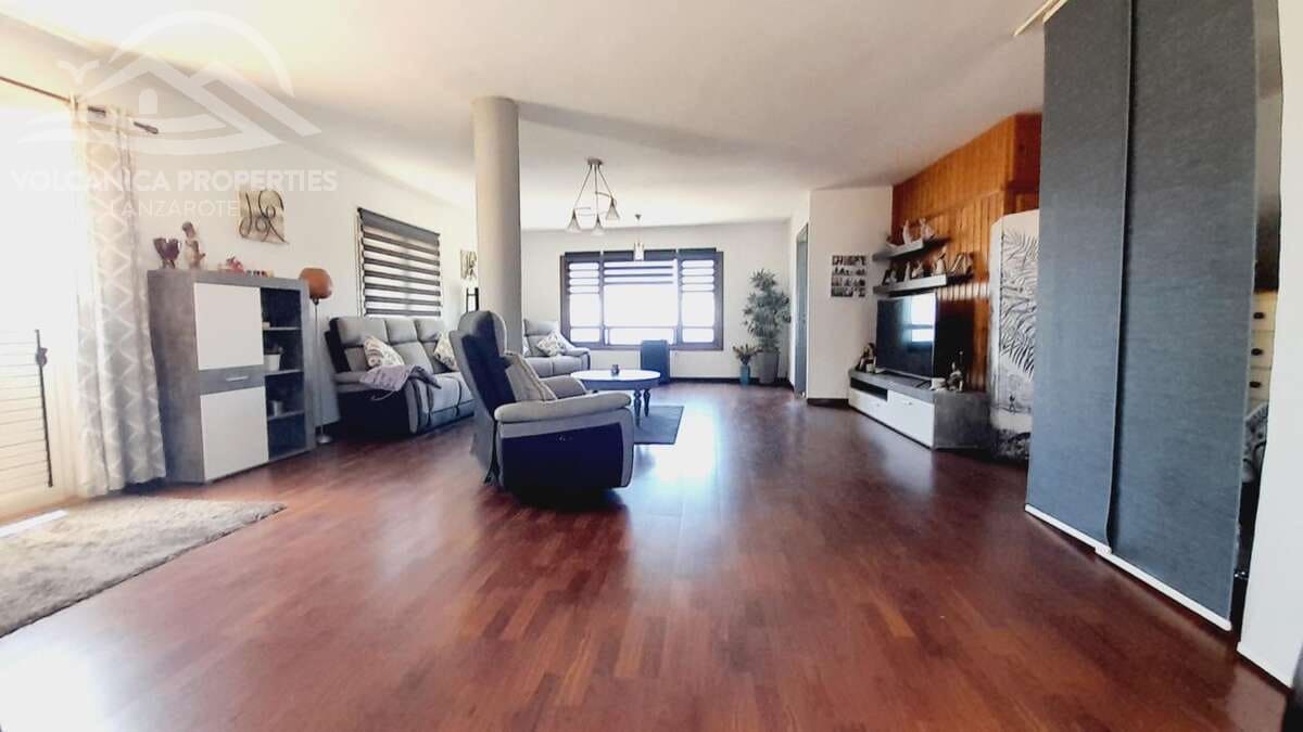 6 soverom Villa til salgs i Guime med svømmebasseng garasje - € 790 000 (Ref: 9024391)