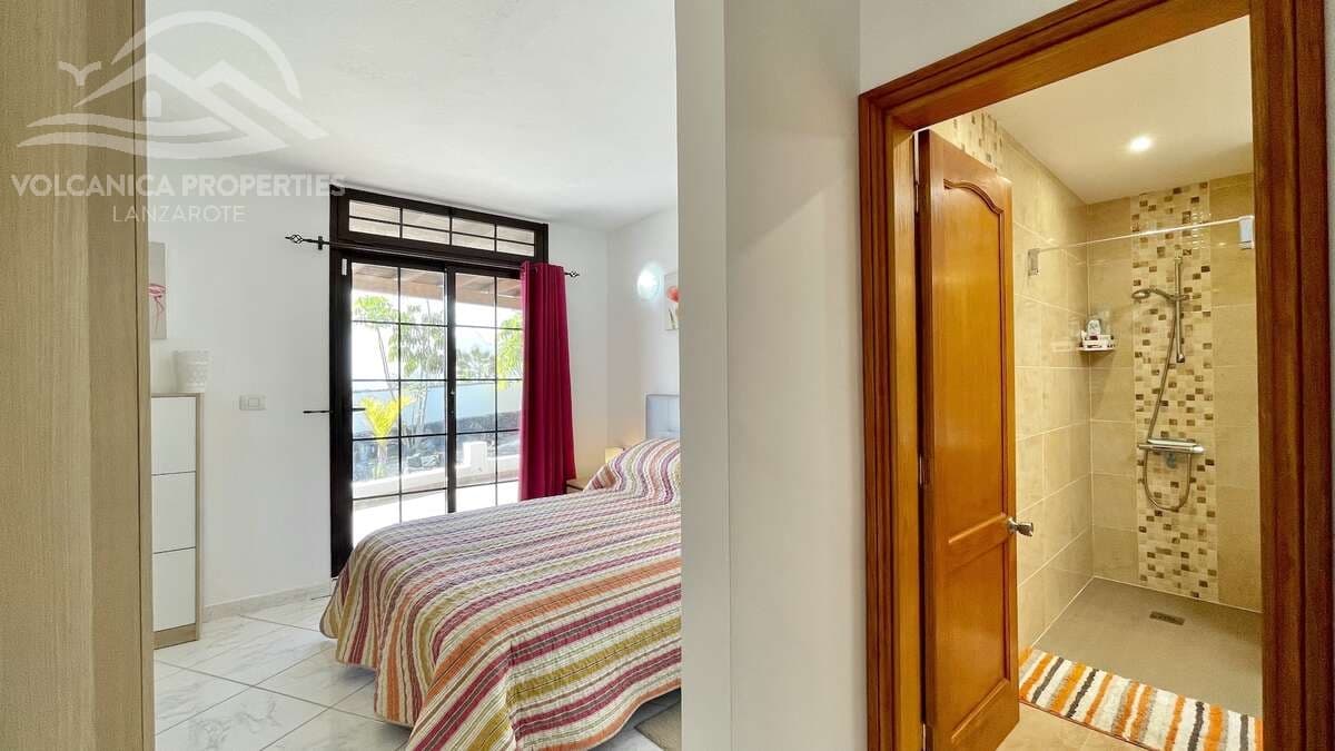 3 slaapkamer Villa te koop in Playa Blanca met zwembad garage - € 475.000 (Ref: 9106205)