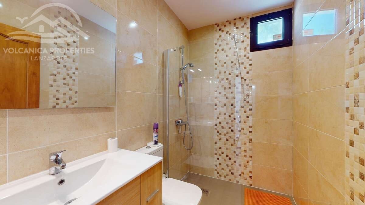 3 slaapkamer Villa te koop in Playa Blanca met zwembad garage - € 475.000 (Ref: 9106205)