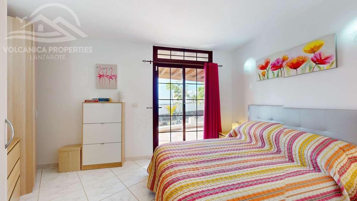 3 slaapkamer Villa te koop in Playa Blanca met zwembad garage - € 475.000 (Ref: 9106205)