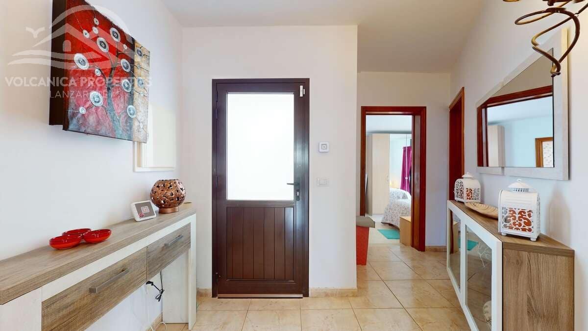 3 slaapkamer Villa te koop in Playa Blanca met zwembad garage - € 475.000 (Ref: 9106205)