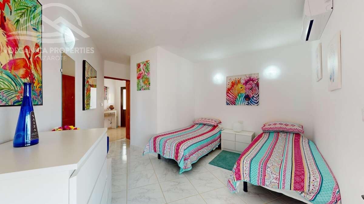 3 slaapkamer Villa te koop in Playa Blanca met zwembad garage - € 475.000 (Ref: 9106205)