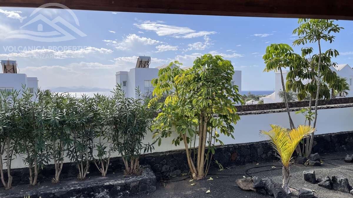 3 slaapkamer Villa te koop in Playa Blanca met zwembad garage - € 475.000 (Ref: 9106205)