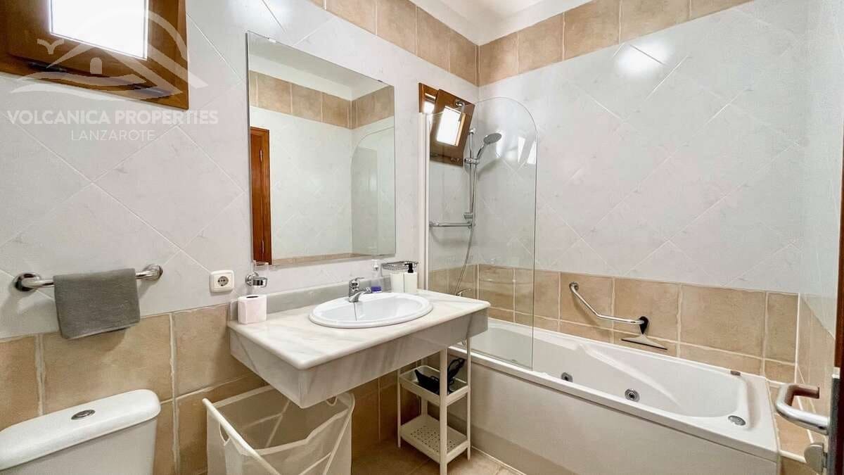 3 soveværelse Villa til salg i Playa Blanca med swimmingpool garage - € 549.000 (Ref: 9141250)