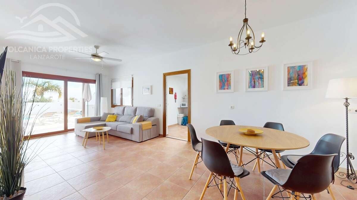 3 soveværelse Villa til salg i Playa Blanca med swimmingpool garage - € 549.000 (Ref: 9141250)