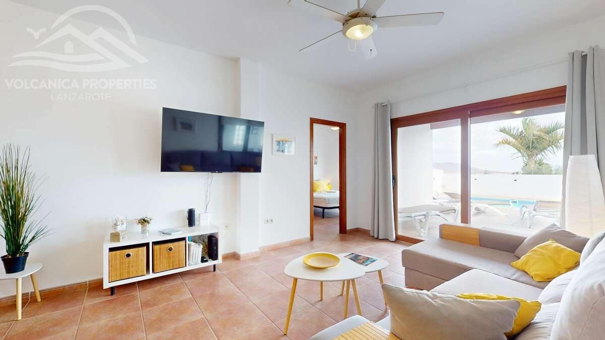 3 soveværelse Villa til salg i Playa Blanca med swimmingpool garage - € 549.000 (Ref: 9141250)