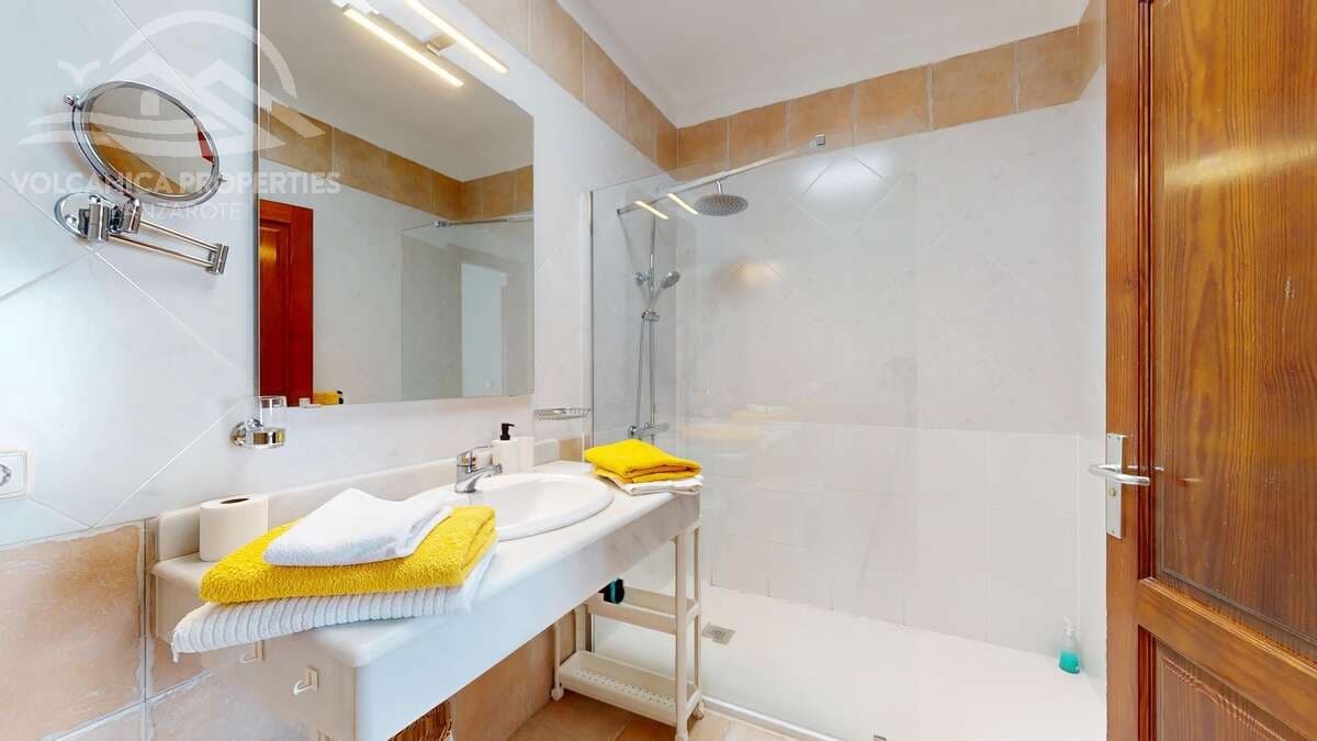 3 soveværelse Villa til salg i Playa Blanca med swimmingpool garage - € 549.000 (Ref: 9141250)