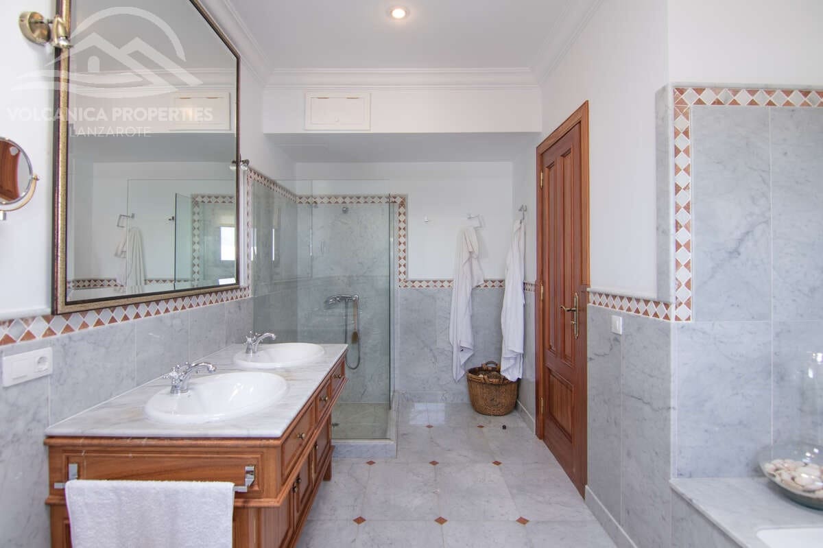 4 soveværelse Villa til salg i Macher med swimmingpool garage - € 1.050.000 (Ref: 9143762)