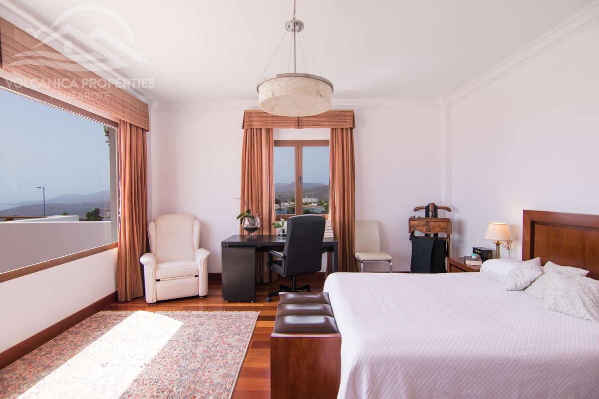 4 soveværelse Villa til salg i Macher med swimmingpool garage - € 1.050.000 (Ref: 9143762)