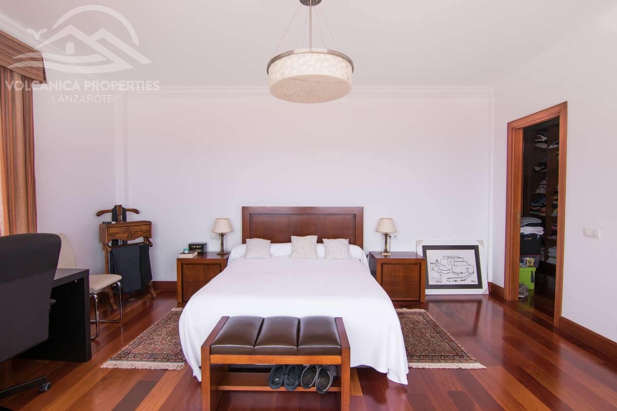 4 soveværelse Villa til salg i Macher med swimmingpool garage - € 1.050.000 (Ref: 9143762)