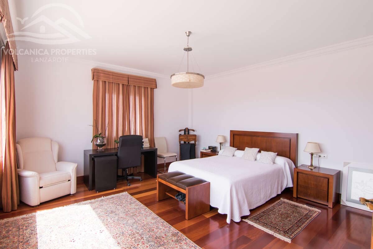 4 soveværelse Villa til salg i Macher med swimmingpool garage - € 1.050.000 (Ref: 9143762)