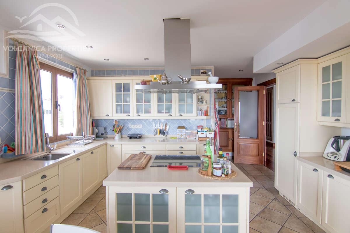 4 soveværelse Villa til salg i Macher med swimmingpool garage - € 1.050.000 (Ref: 9143762)