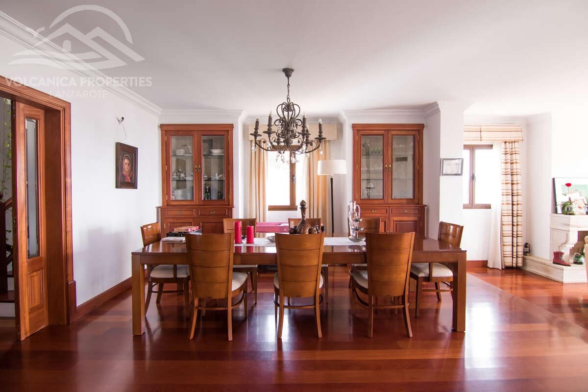 4 soveværelse Villa til salg i Macher med swimmingpool garage - € 1.050.000 (Ref: 9143762)