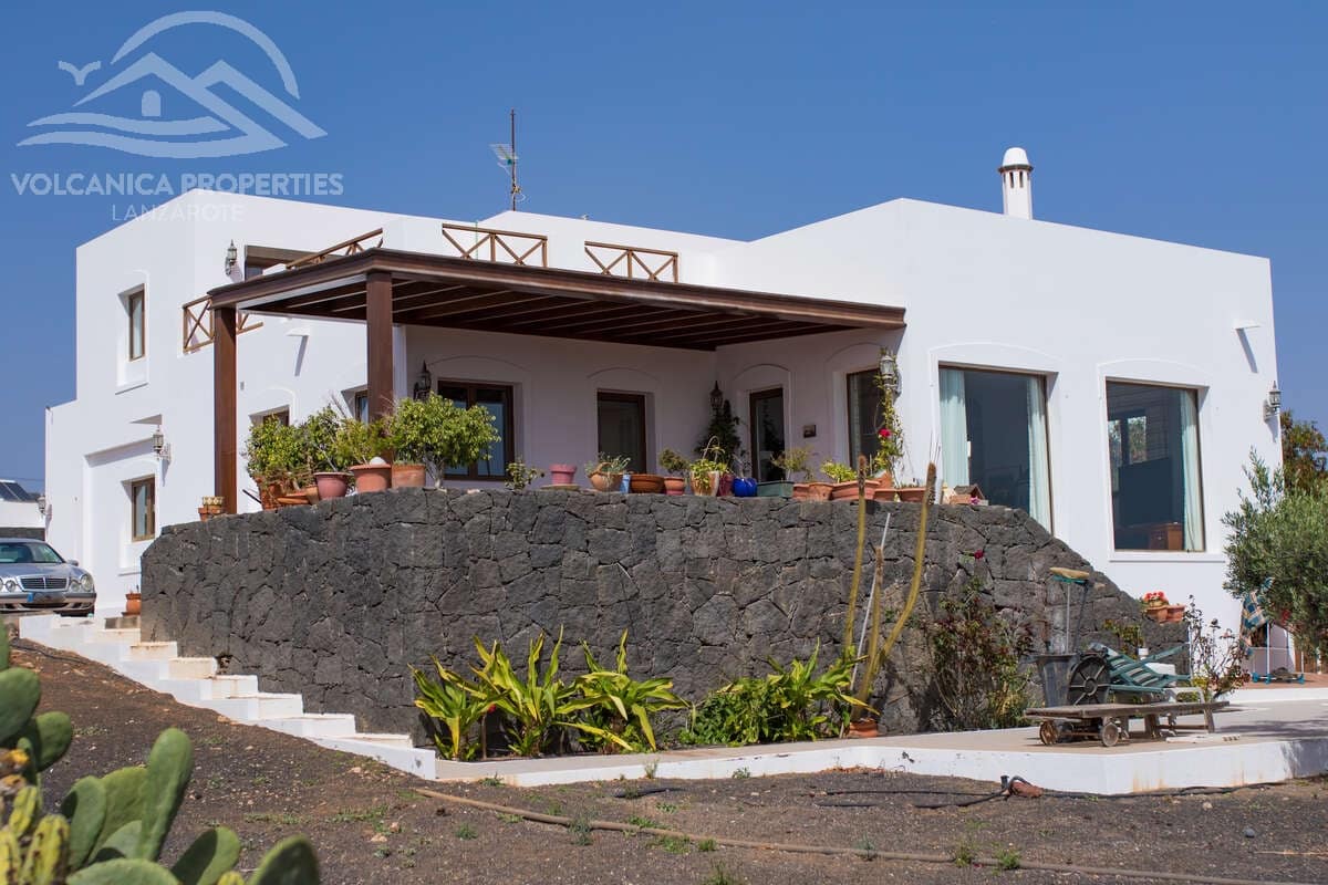 4 chambre Villa/Maison à vendre à Macher avec piscine garage - 1 050 000 € (Ref: 9143762)