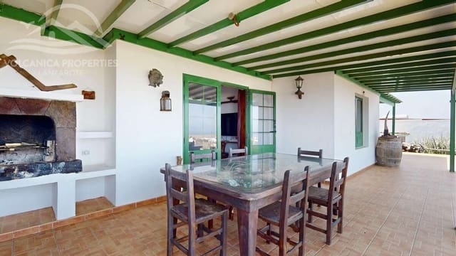 3 soveværelse Villa til salg i Las Brenas, Yaiza med garage - € 990.000 (Ref: 9176041)