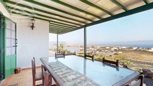 3 soveværelse Villa til salg i Las Brenas, Yaiza med garage - € 990.000 (Ref: 9176041)