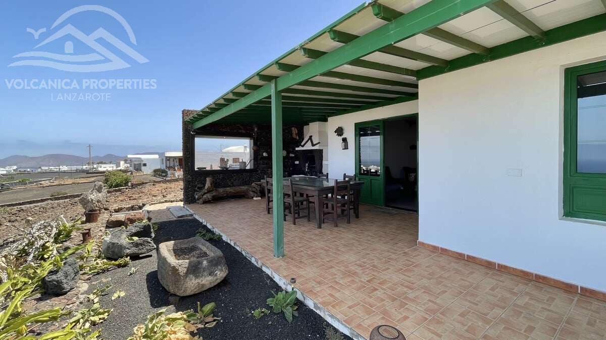 3 soveværelse Villa til salg i Las Brenas med garage - € 990.000 (Ref: 9176041)