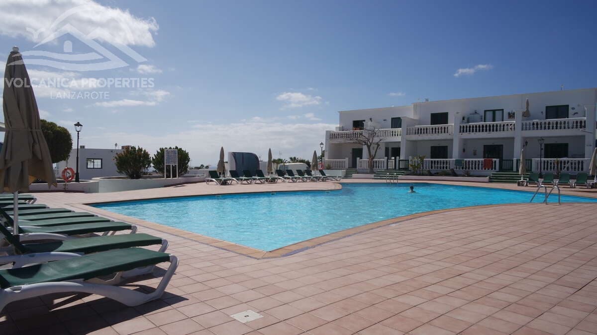 2 soveværelse Lejlighed til salg i Puerto del Carmen med swimmingpool - € 235.000 (Ref: 9180727)