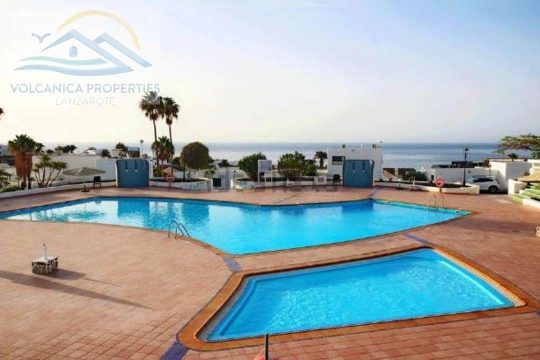 2 soveværelse Lejlighed til salg i Puerto del Carmen med swimmingpool - € 235.000 (Ref: 9180727)