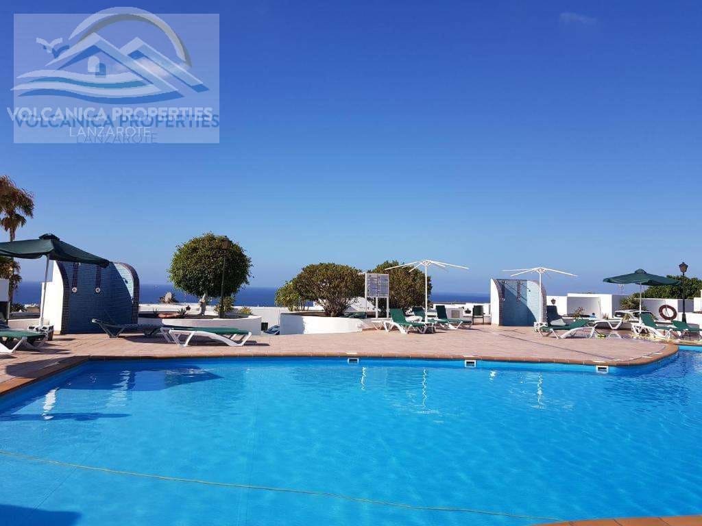 2 soveværelse Lejlighed til salg i Puerto del Carmen med swimmingpool - € 235.000 (Ref: 9180727)