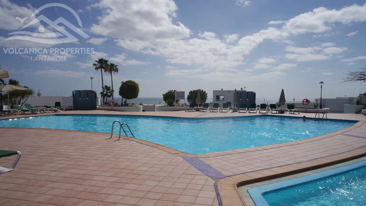 2 soveværelse Lejlighed til salg i Puerto del Carmen med swimmingpool - € 235.000 (Ref: 9180727)