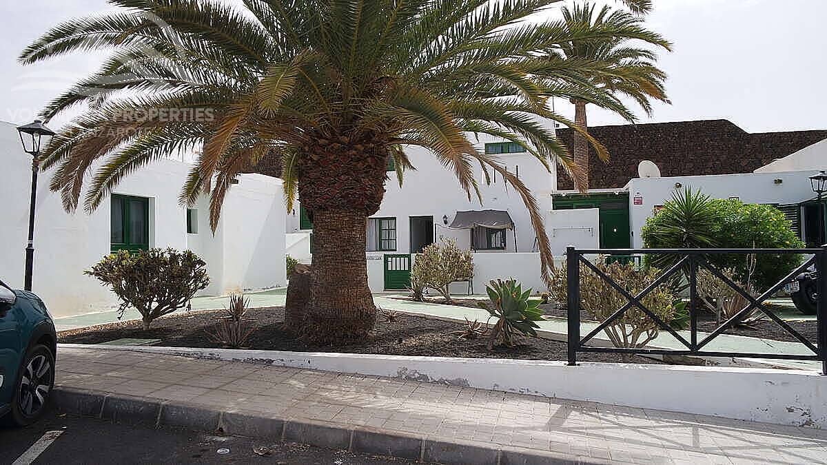 2 soveværelse Lejlighed til salg i Puerto del Carmen med swimmingpool - € 235.000 (Ref: 9180727)