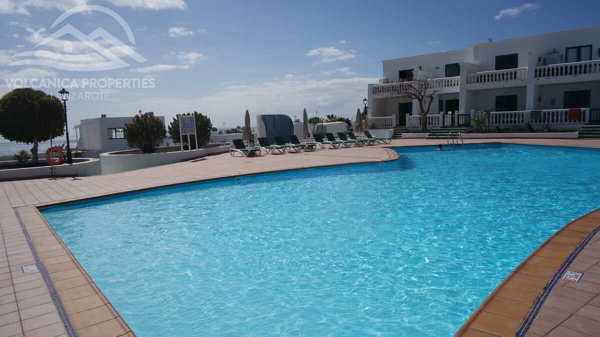 2 soveværelse Lejlighed til salg i Puerto del Carmen med swimmingpool - € 235.000 (Ref: 9180727)