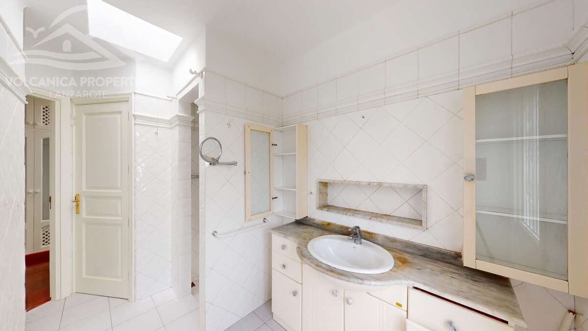 3 soveværelse Villa til salg i Playa Blanca med swimmingpool garage - € 840.000 (Ref: 9425585)